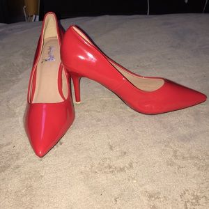 Red pumps